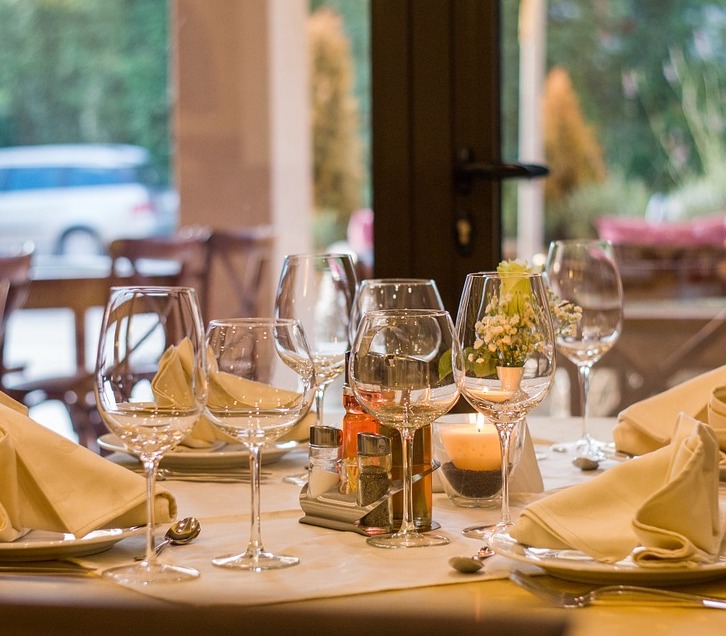 Top 5 Tips for Eating Out as (or With) a Celiac - Celiac Press